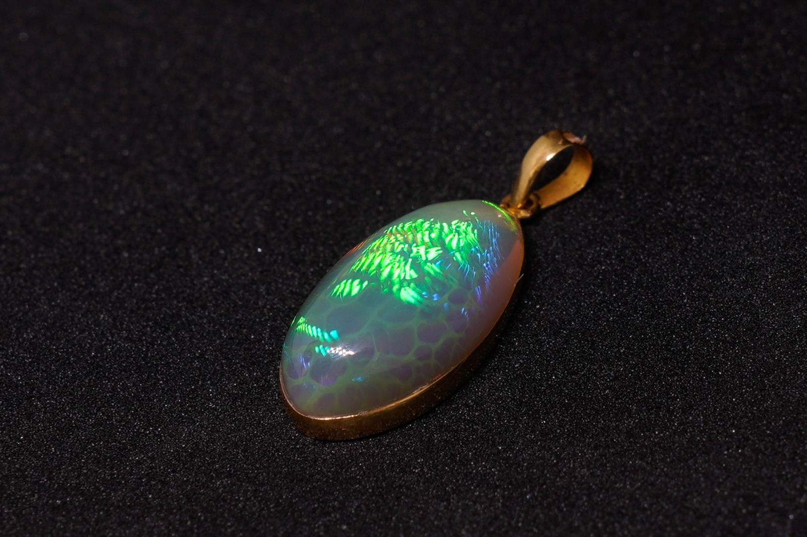 Äthiopischer Welo - Opal Tropfenform Honeycomb mit Anhänger