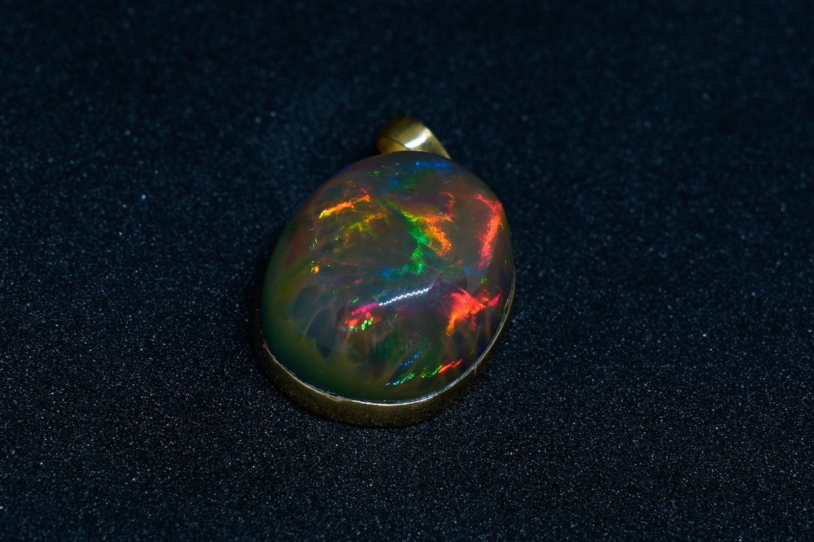 Äthiopischer Welo - Opal Oval Honeycomb mit Anhänger – Bild 2